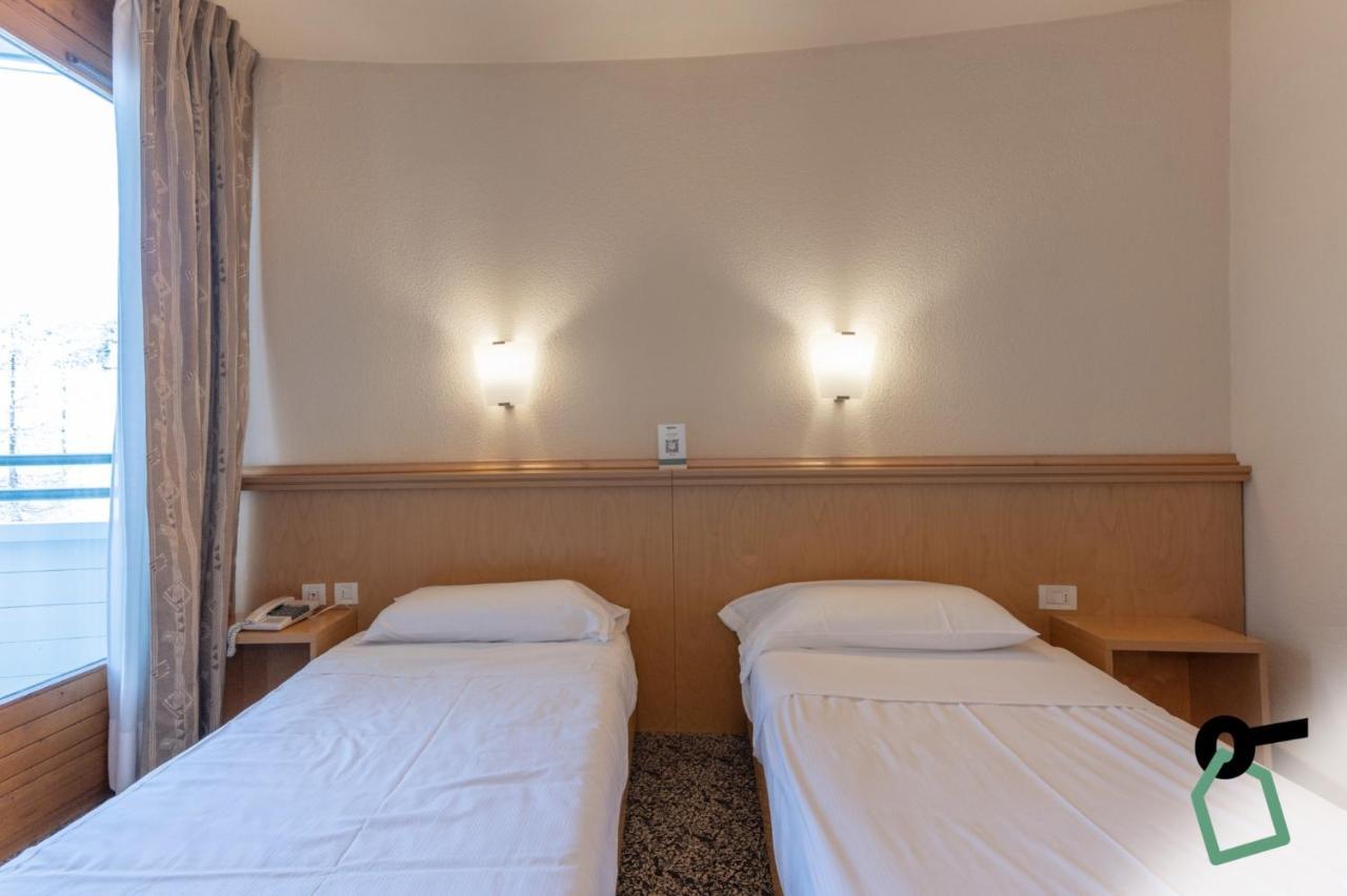 Hotiday Hotel Sestriere Colle Sestriere Exterior foto